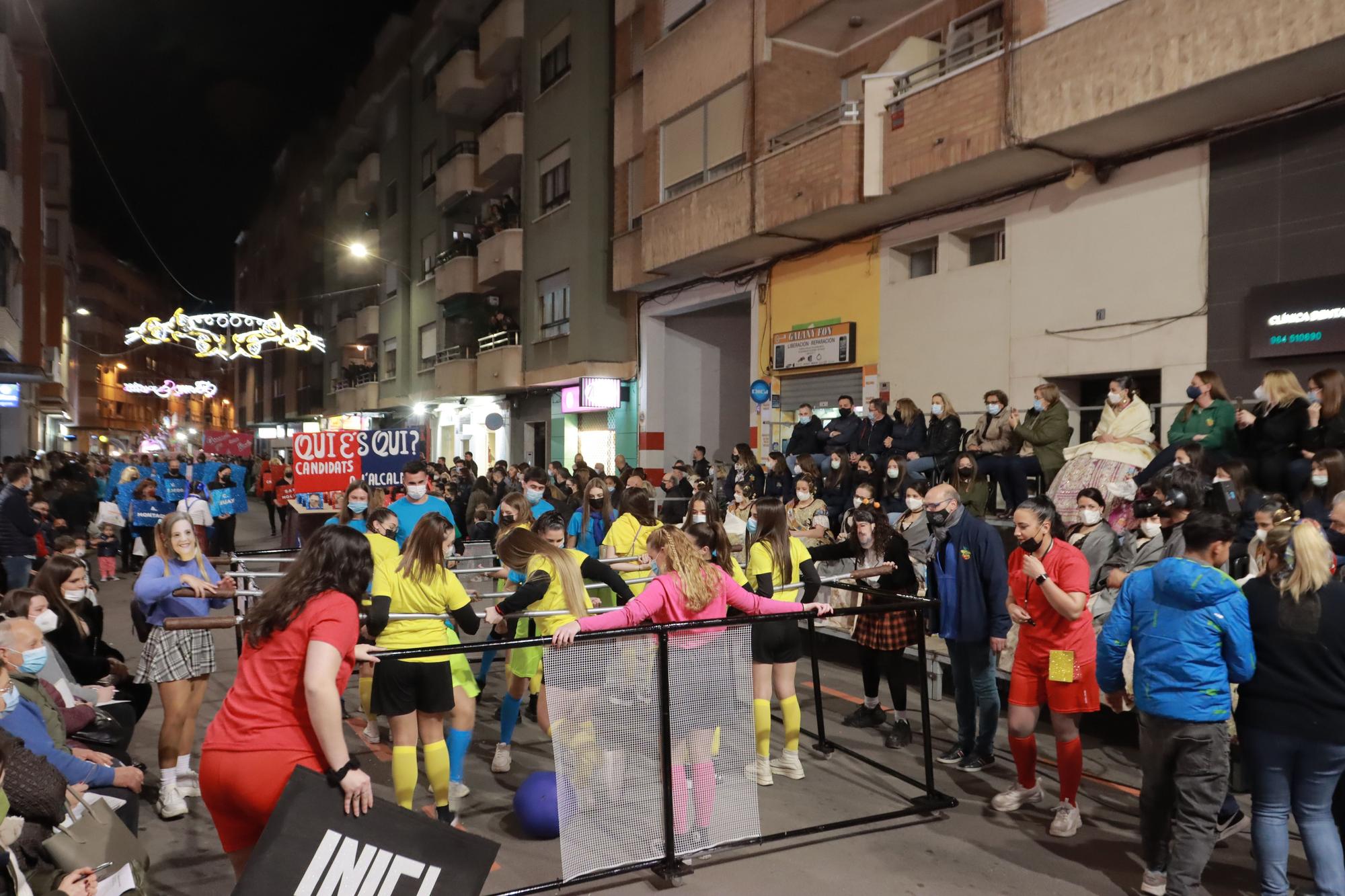 Búscate en la Cabalgata del Ninot de Burriana