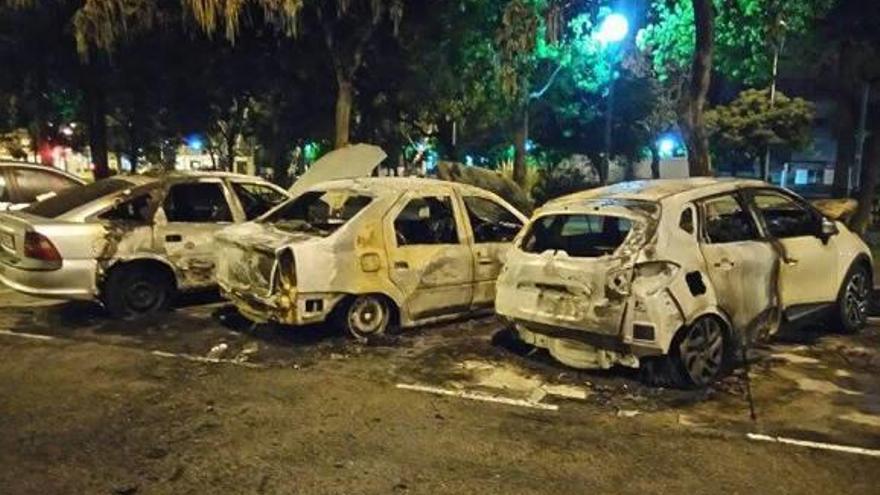 Un pirómano incendia tres vehículos estacionados en  la avenida Blasco Ibáñez