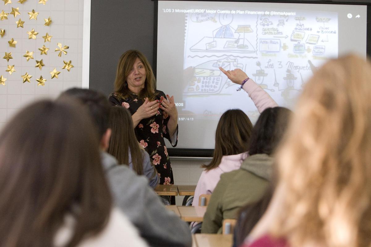Una aula del IES Jaume I de Ontinyent, en una imagen de archivo.