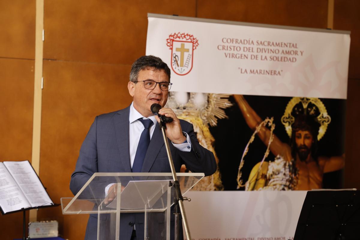 El director del Club INFORMACIÓN realiza el pregón de La Marinera, en el claustro de la Concatedral.