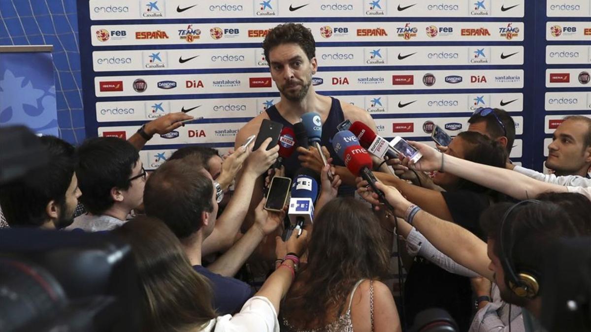 Pau Gasol atendiendo este lunes a los medios de comunicación en Madrid