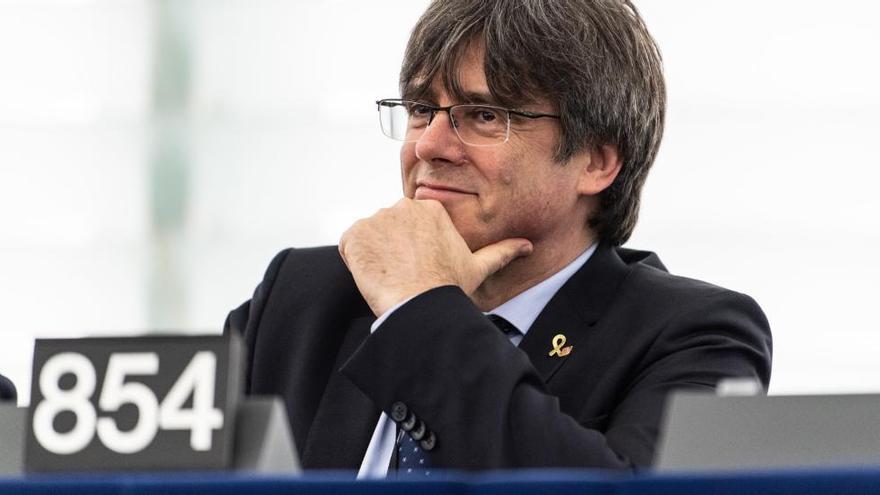 Puigdemont i Montserrat s&#039;encaren entre acusacions «d&#039;atemptar contra l&#039;estat de dret i robar diner públic»