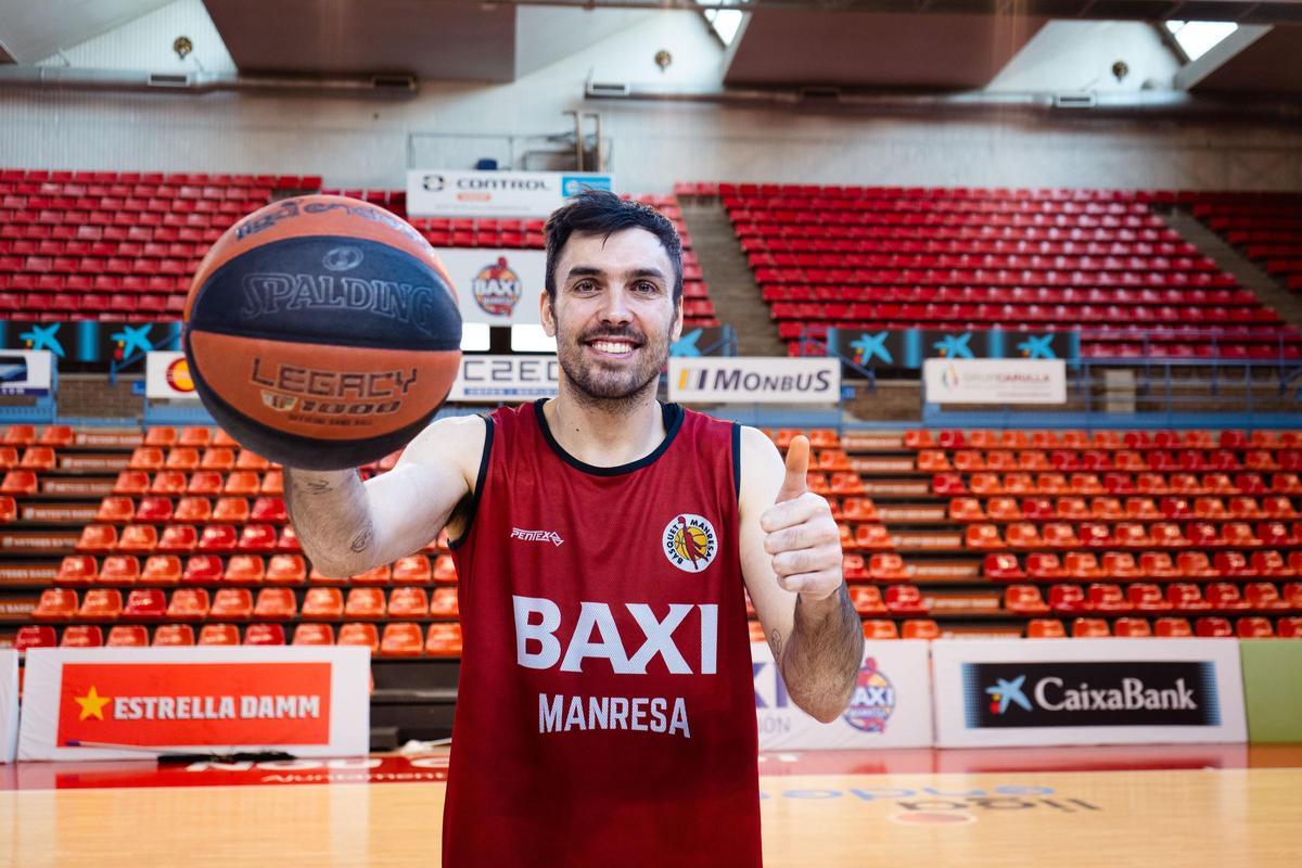 Pierre Oriola, amb la samarreta del Baxi manresa