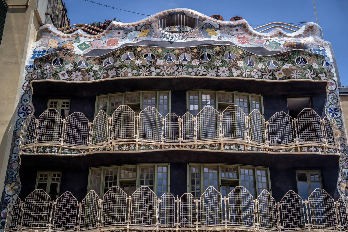 La Casa Batlló recupera sus colores originales