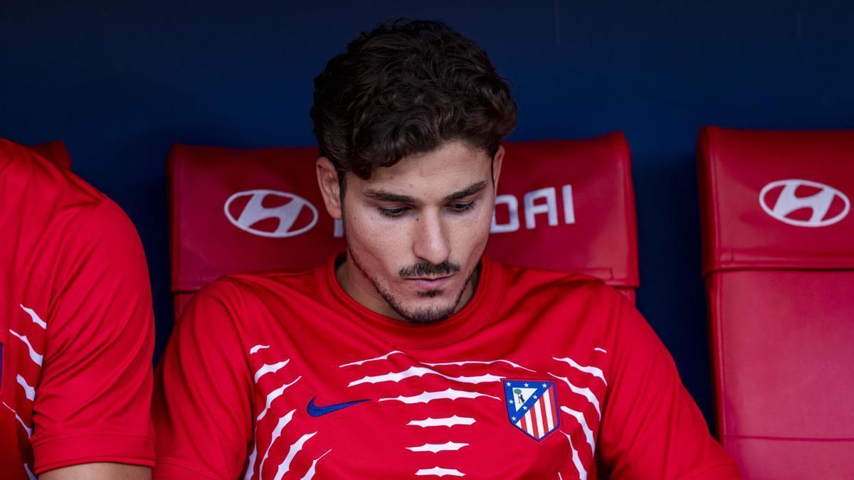 JULIÁN ÁLVAREZ | Julián Álvarez no se presenta al entrenamiento del Atlético por indisposición mientras el Barça solo piensa en él como refuerzo