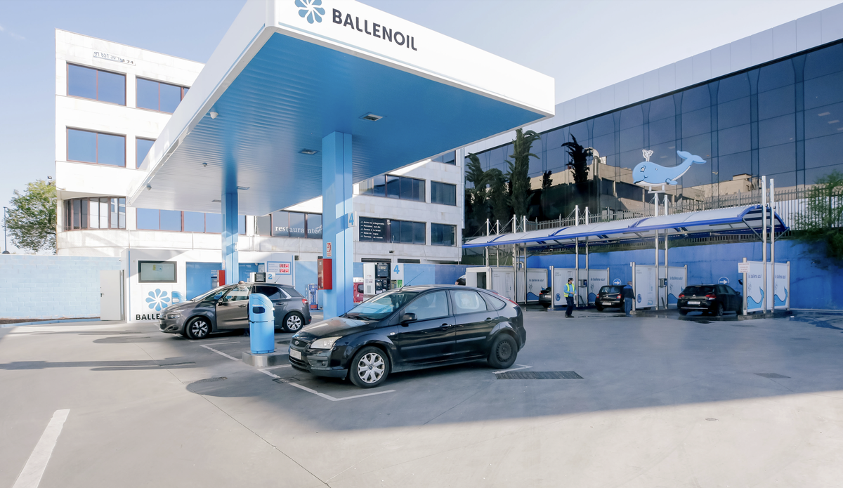 Gasolinera de Ballenoil. |   // L.O.