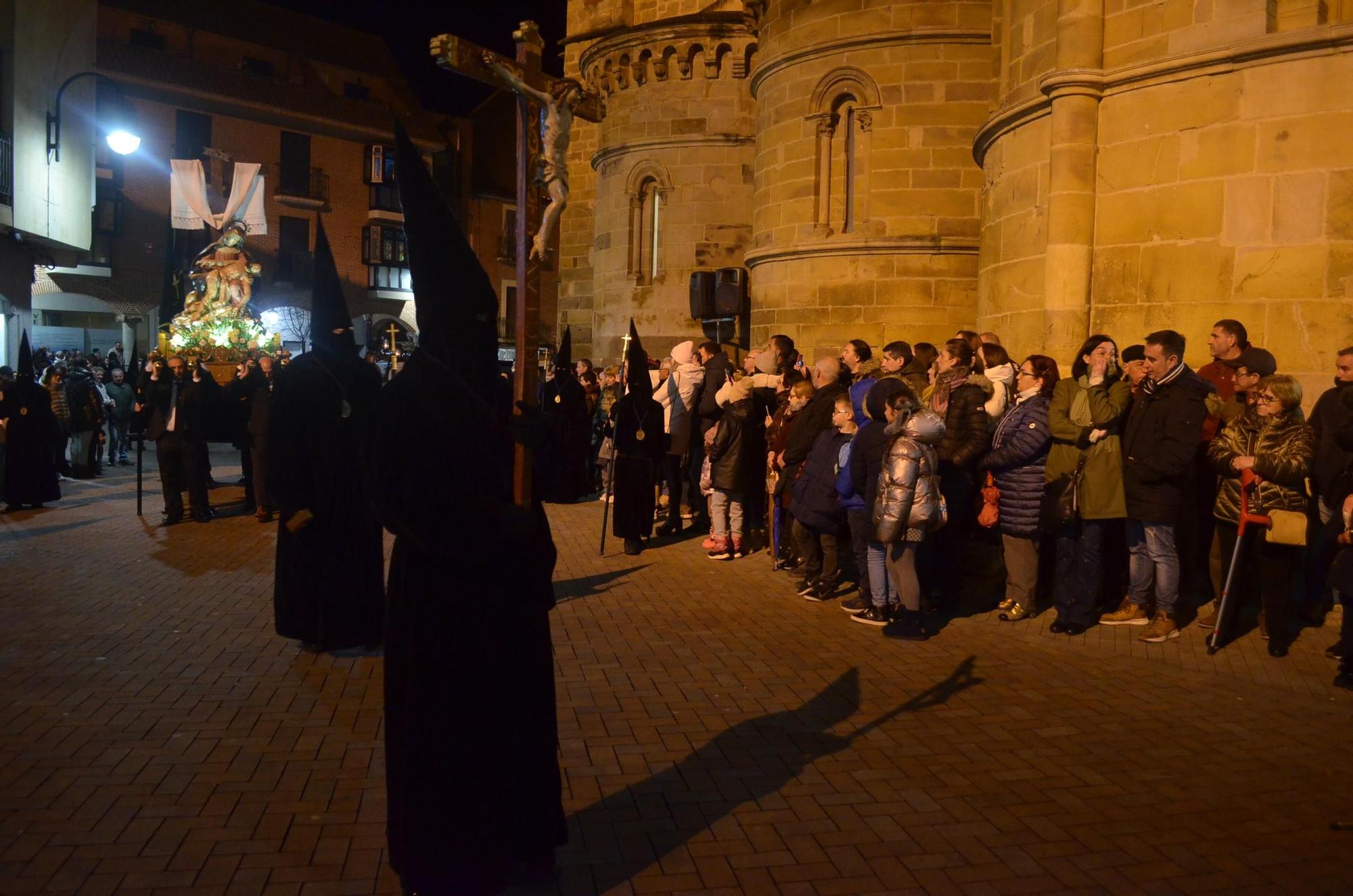 Semana Santa Benavente 2024: Así ha sido la Procesión del Santo Entierro