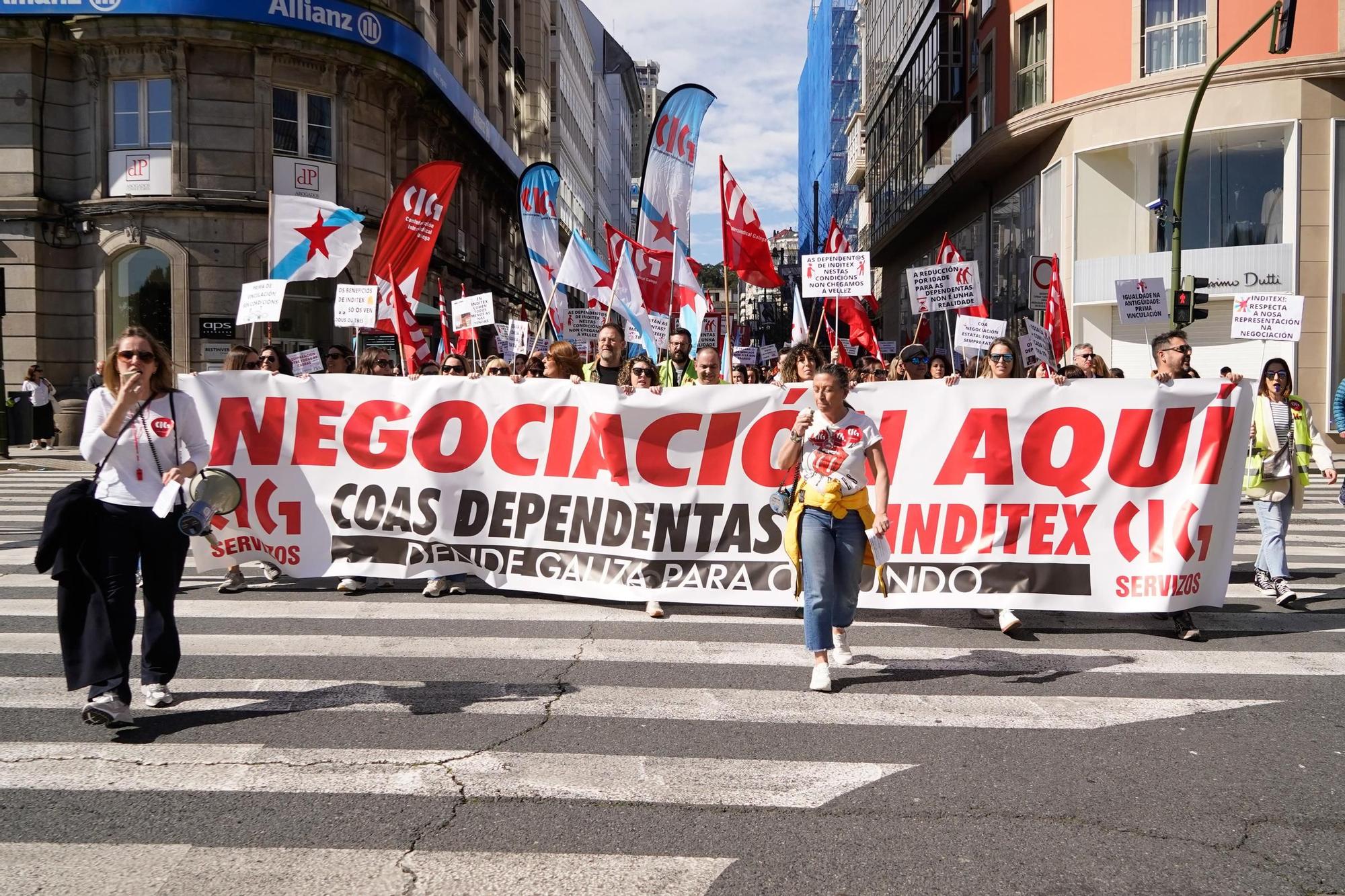 Más de 600 trabajadores de tiendas de Inditex protestan en A Coruña para exigir mejoras