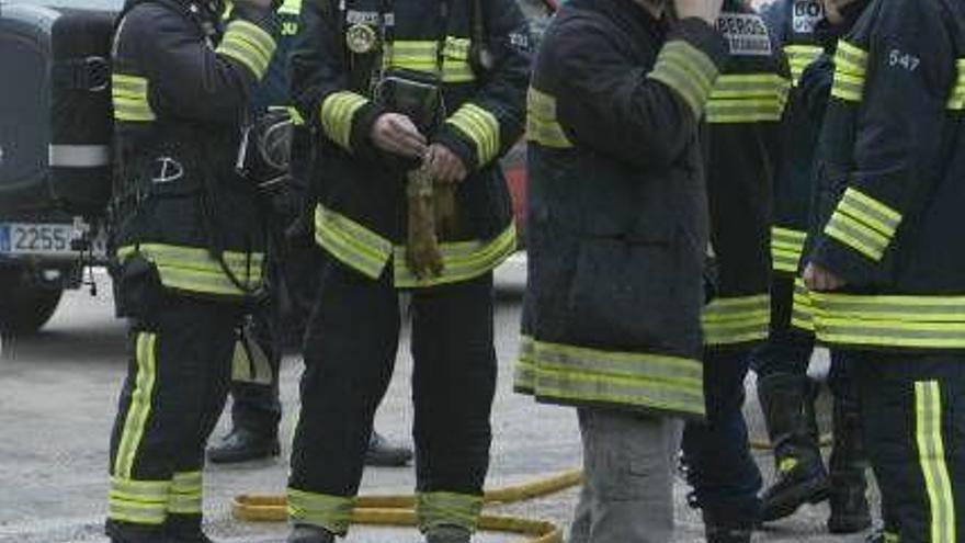 Los bomberos de Zaragoza realizan alrededor de 45 salidas por la tormenta