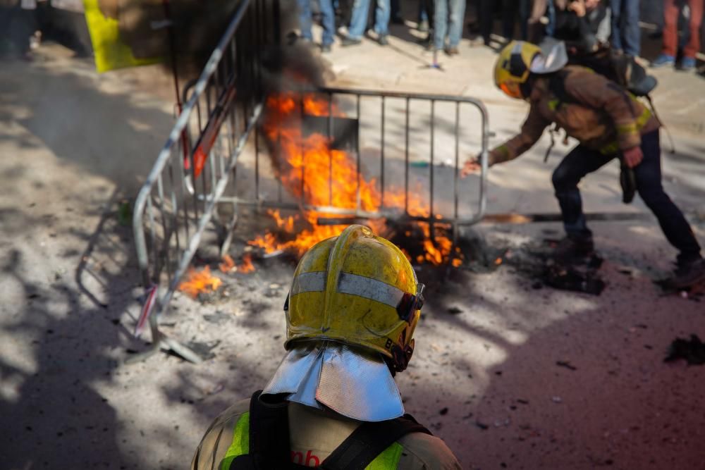 Protesta frente al Parlament