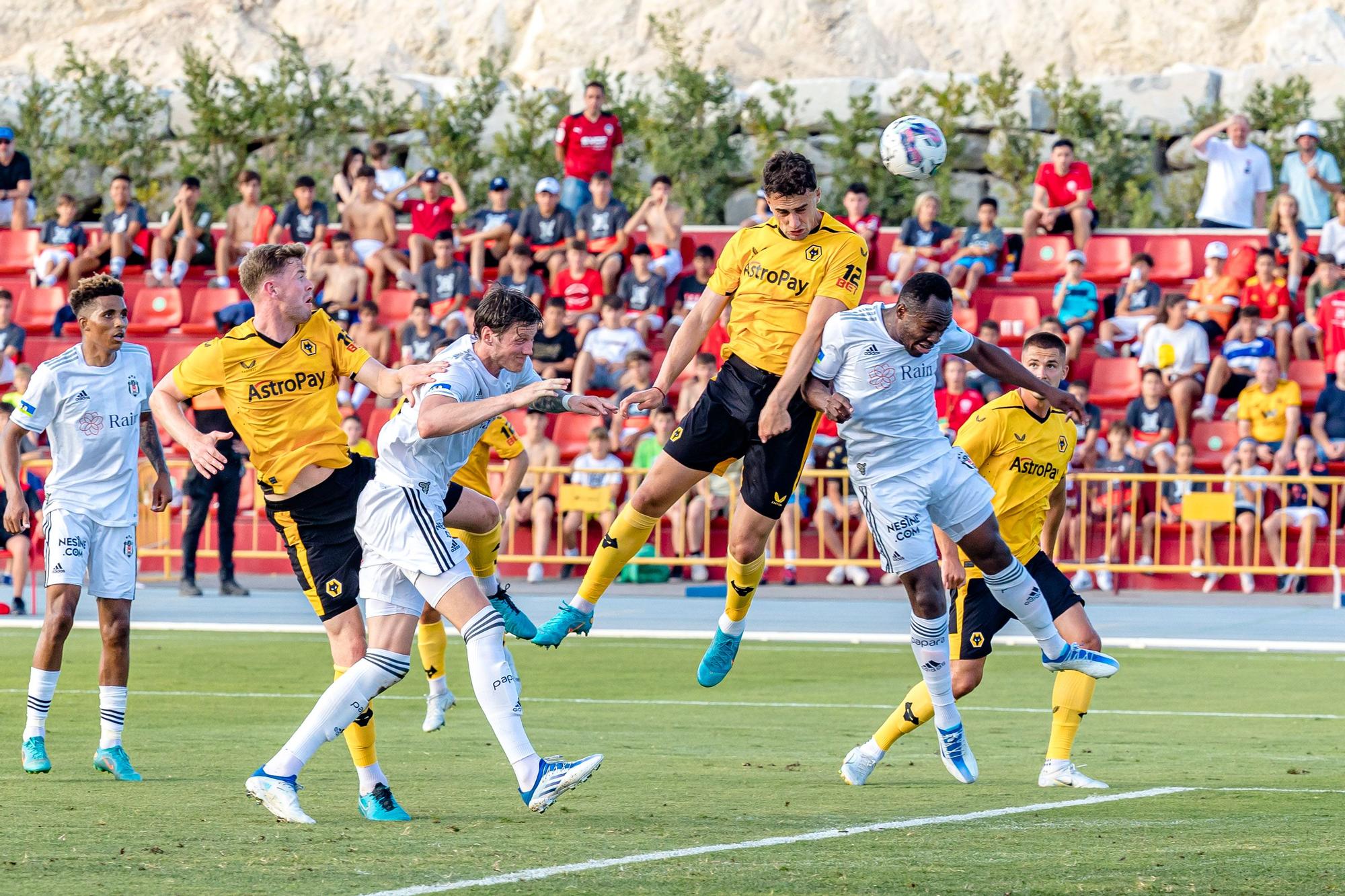 Fútbol Internacional en La Nucía. Los Wolves (Premiere League) vencen por 3-0 al Beşiktaş (super liga turca) y se proclaman campeones del torneo La Nucía Summer Cup