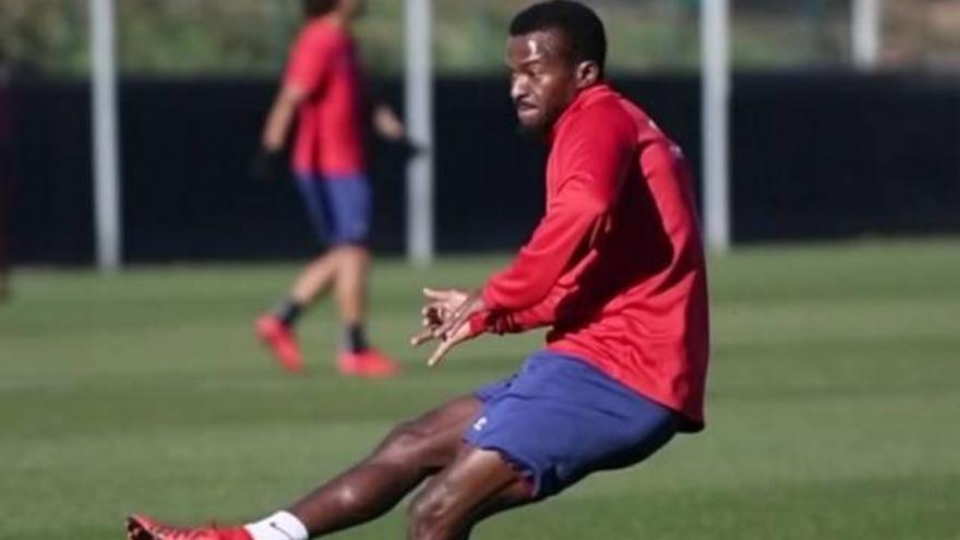 Larry Kayode, ahir, durant l&#039;entrenament a Riudarenes.