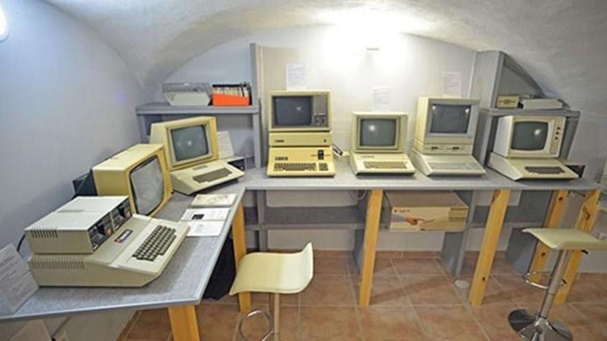 Abre en Cáceres el primer museo de Apple de España