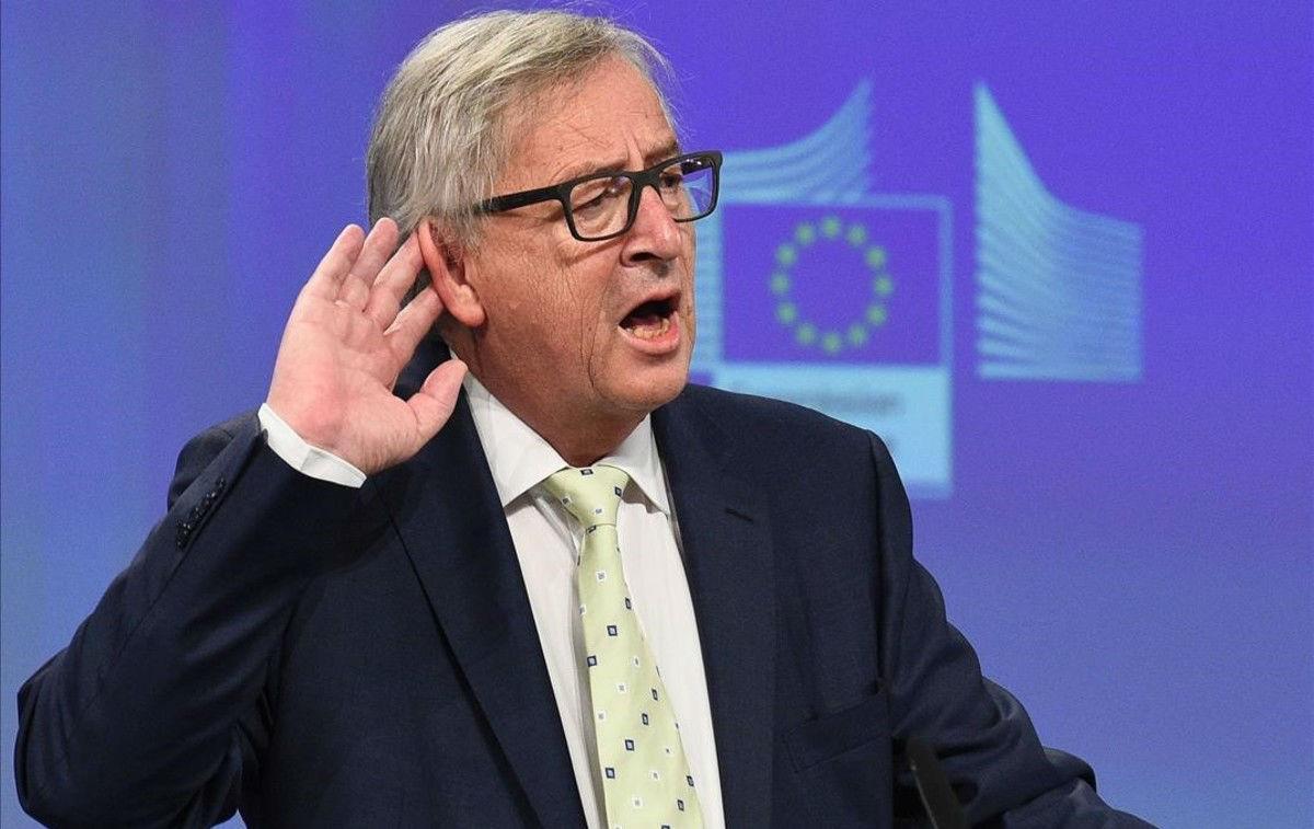 El jefe de la Comisión Europea, Jean-Claude Juncker, durante la conferencia de prensa para valorar el resultado electoral británico.