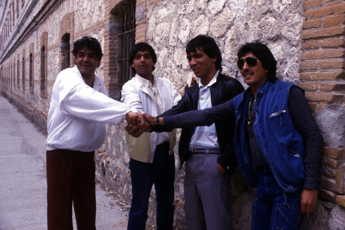 Los Chichos, con El Vaquilla (segundo por la derecha), en el penal de Ocaña, en 1985