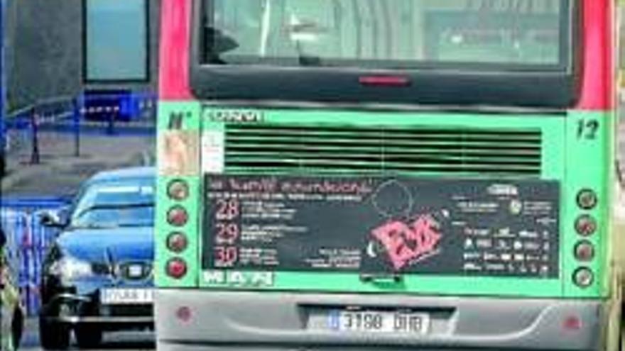 El autobús promociona el Festival Folk del 2008