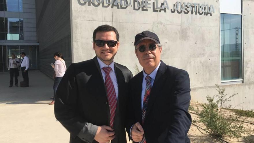 MI SELFIE CON... el abogado Ginés Riquelme Palazón