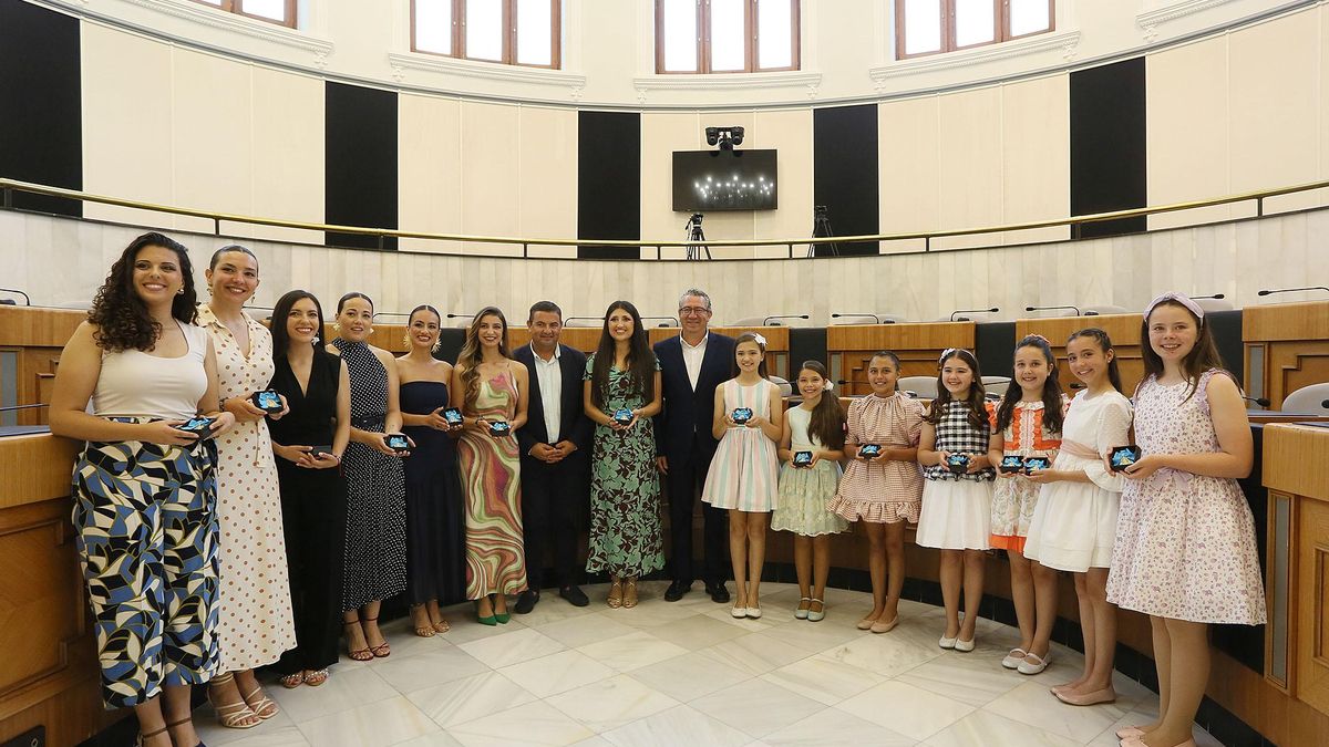 La Diputación de Alicante recibe a las Belleas del Foc