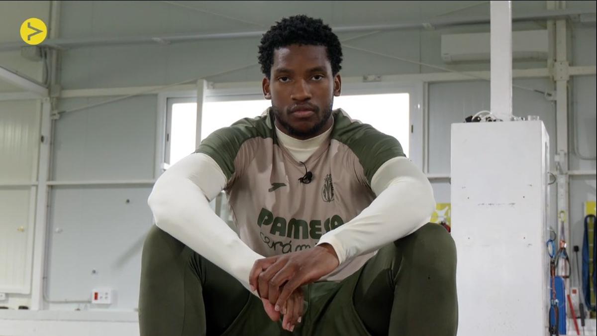 Willy Kambwala, defensa del Villarreal, en la Ciudad Deportiva Llaneza durante el proceso de rehabilitación.
