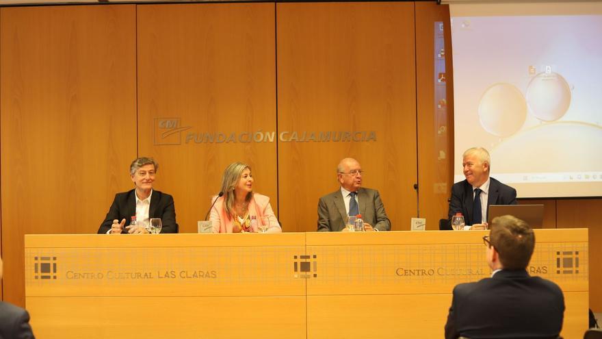 José María Tortosa, Olga García, Carlos Egea y Ángel Luis Pedreño, en la presentación del informe. | L. O.