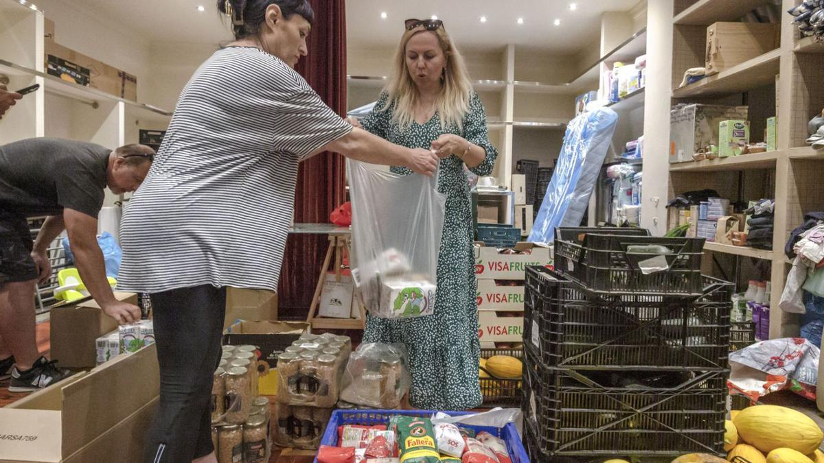 In der Hilfsgüterausgabe der Organisation „Amar Ucraïna“ in Palmas Carrer Llacuna de Sanabria, 30, treffen nur noch wenig Privatspenden ein.