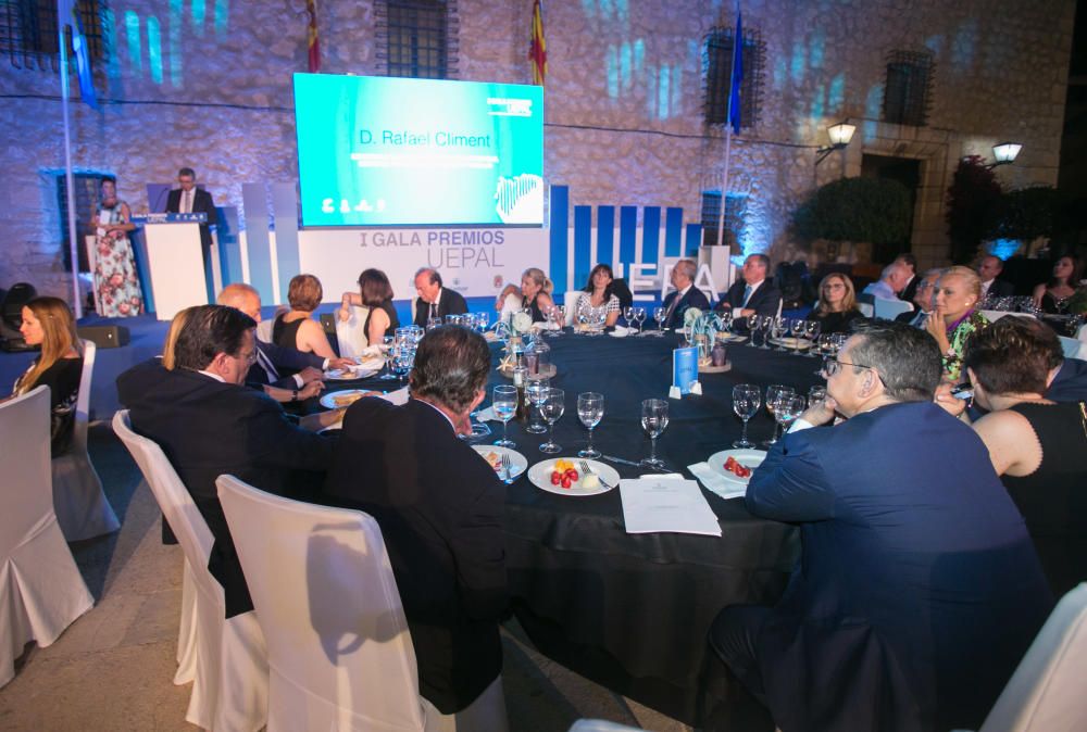 La I Gala de Premios UEPAL escenifica la unidad empresarial de Alicante