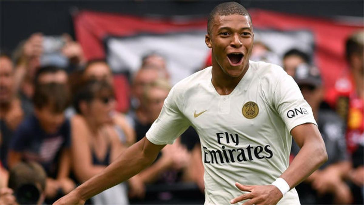 Ante el Guingamp, Mbappé marcó un gol calcado al de Ronaldinho hace unos años