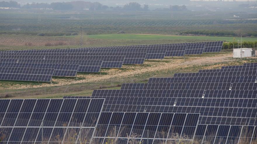 La Junta de Andalucía tramita 33 expedientes de plantas de renovables en Córdoba