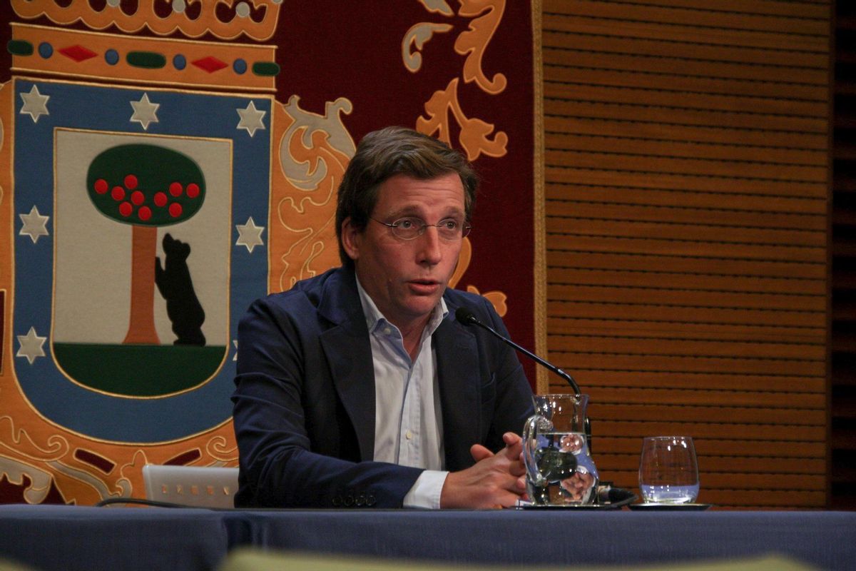 Almeida busca els afins a Carmena després del ‘no’ de Vox als seus pressupostos