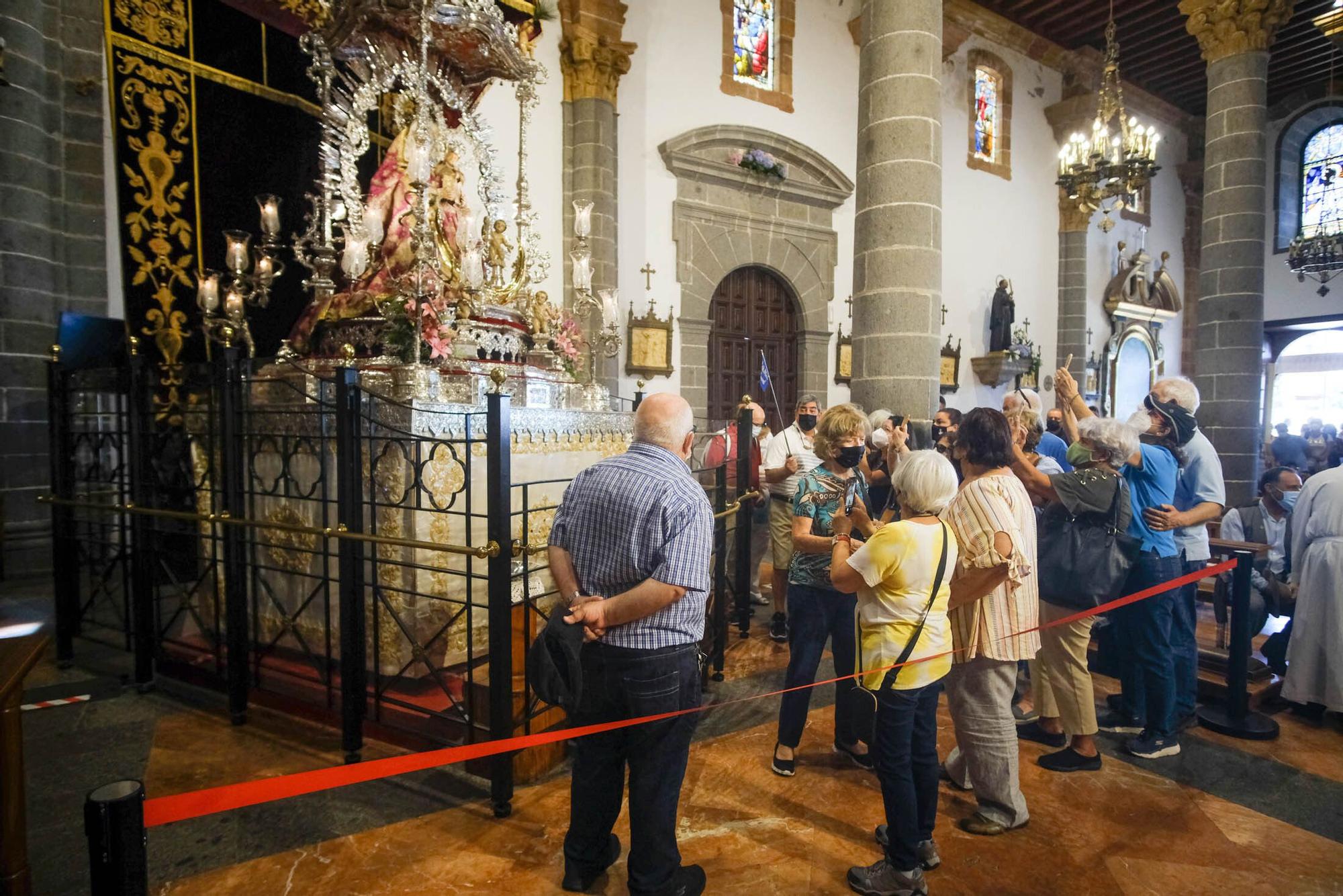 Ofrenda simbólica de los ayuntamientos de Gran Canaria a la Virgen del Pino (07/09/2021)