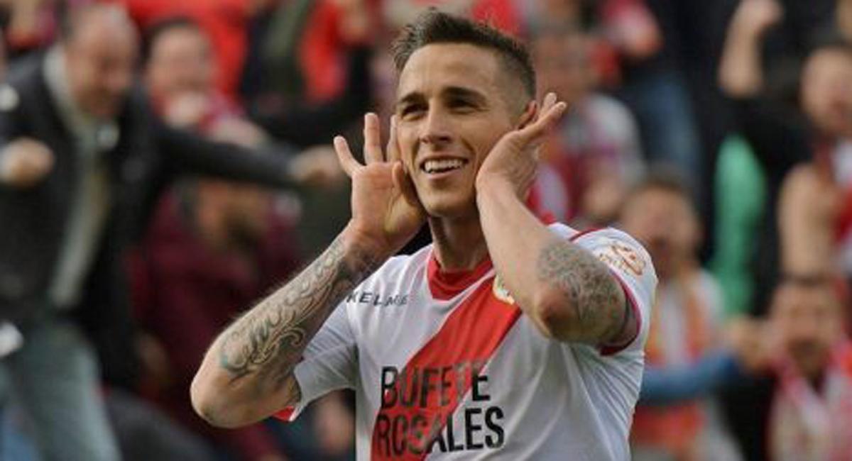 Óscar Trejo, celebrando un gol con el Rayo