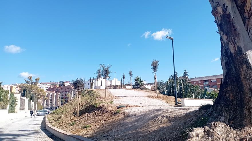 Mirador verde con vistas al Cementerio de San Miguel