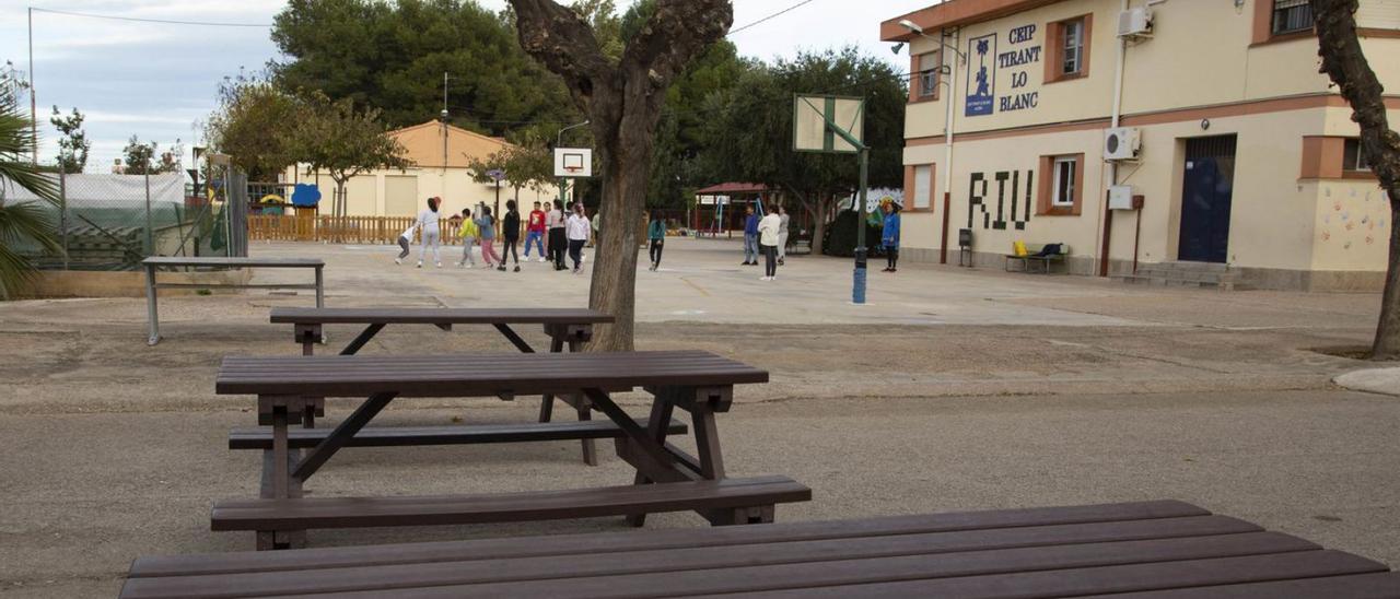 Una perspectiva del patio del colegio público Tirant lo Blanc de Alzira. | PERALES IBORRA