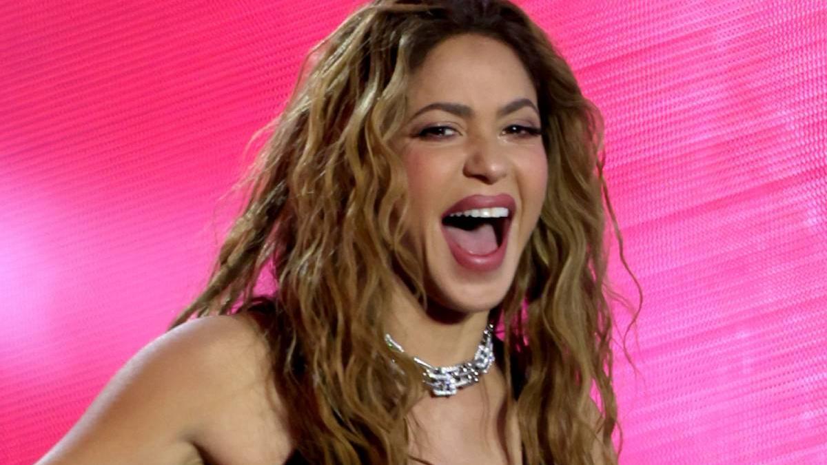 Shakira tira la casa por la ventana: crea sus propios productos capilares