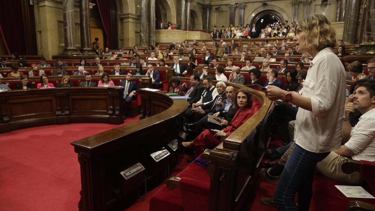 Jéssica Albiach, durante una intervención en el hemiciclo del Parlament