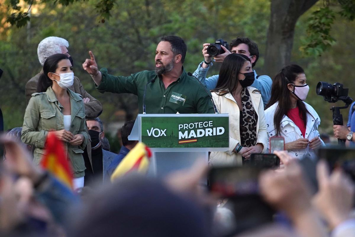 El  líder de Vox, Santiago Abascal, en en acto celebrado en Vallecas