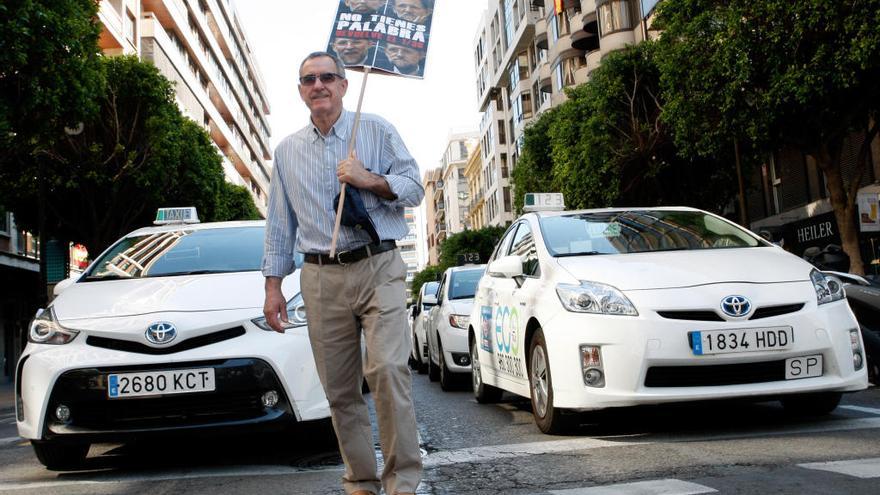 La concentración de taxistas de esta mañana en València.