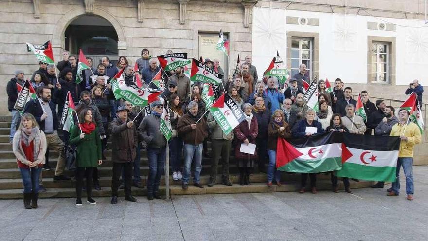 Concentración ante el Marco convocada para denunciar el juicio contra activistas saharauis. // Alba Villar