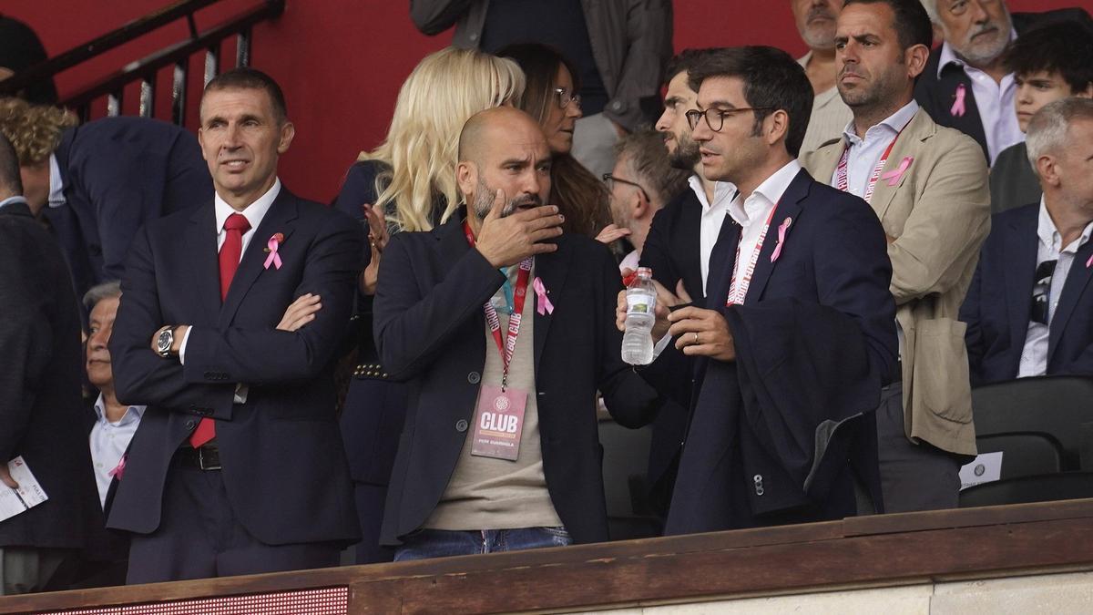 Delfí Geli, Pere Guardiola i Ignasi Mas-Bagà, a la llotja de Montilivi.