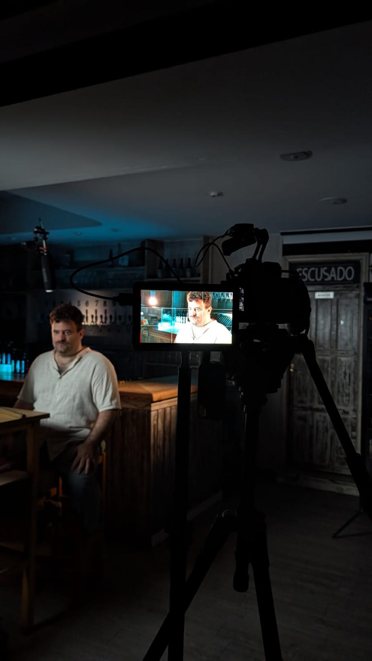 Francho Sarrablo, uno de los miembros de La Ronda de Boltaña, durante el rodaje del documental.