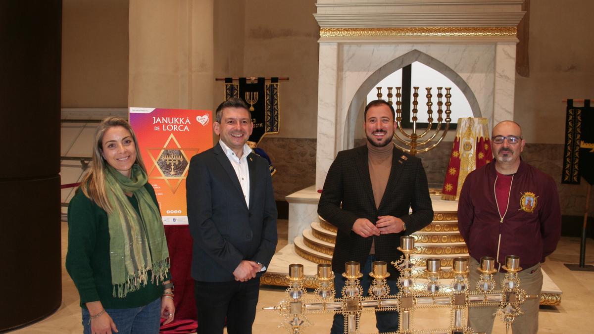 Jay Ruzafa, Luis Torres del Alcázar, Francisco Morales y Enrique Pérez Richard, ayer, durante la presentación de la Janukká.