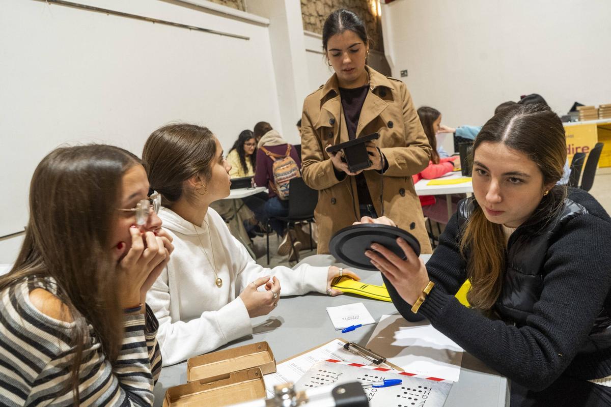 Totes les fotos de la jornada de tarda del programa 'Ambaixadores de les Matemàtiques' Totes les fotos de la jornada de tarda del programa 'Ambaixadores de les Matemàtiques'