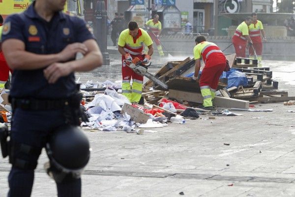 Desalojo de los indignados acampados en la Puerta del Sol y el Paseo del Prado