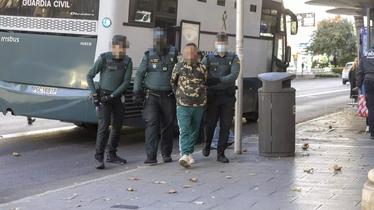 Quedan libres los nueve detenidos por el altercado en un avión en Son Sant Joan