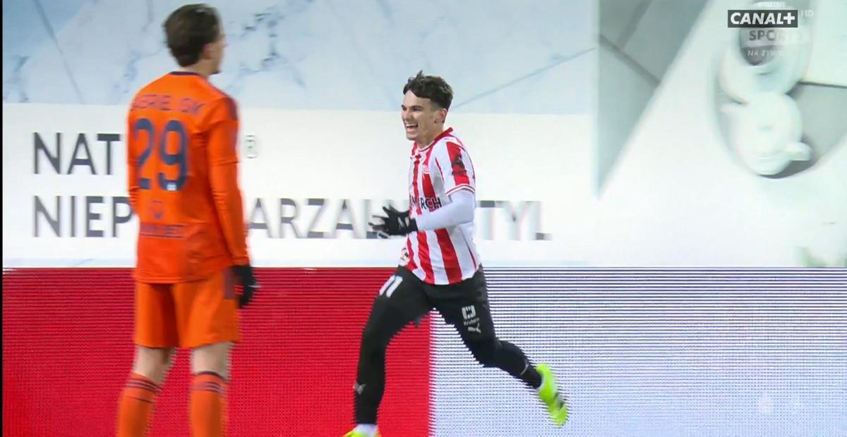 Pau Sans, celebrando el gol