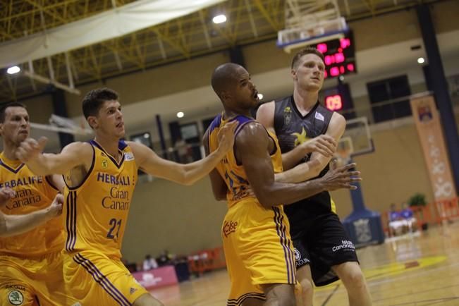 03/09/2016.Partido de baloncesto amistoso entre el Iberostar Tenerife y el Herbalife Gran Canaria..Pabellón Tenerife Top Training