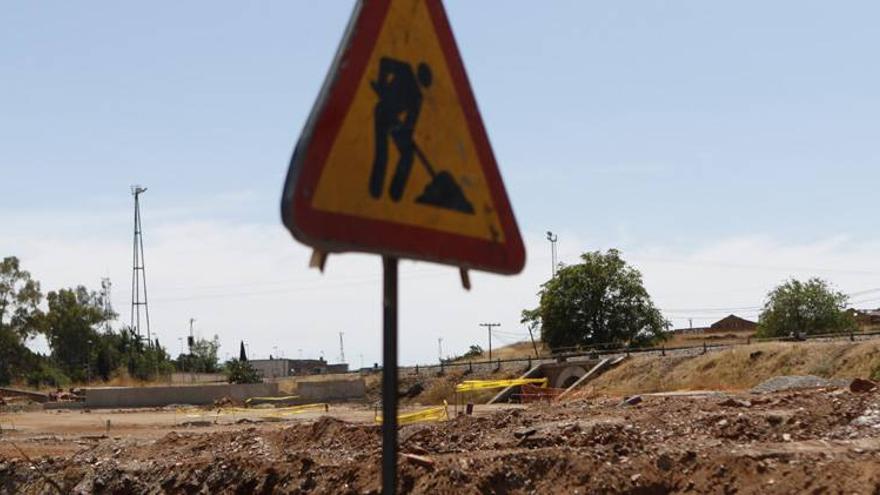 El promotor de la urbanización de la parcela del AKI afirma que las obras se reanudarán en breve