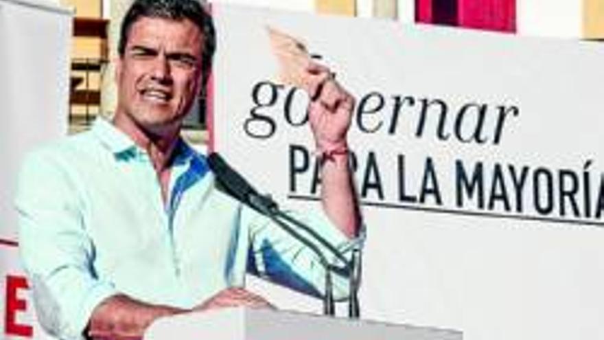 González aparece para atacar a Podemos y defender la transición