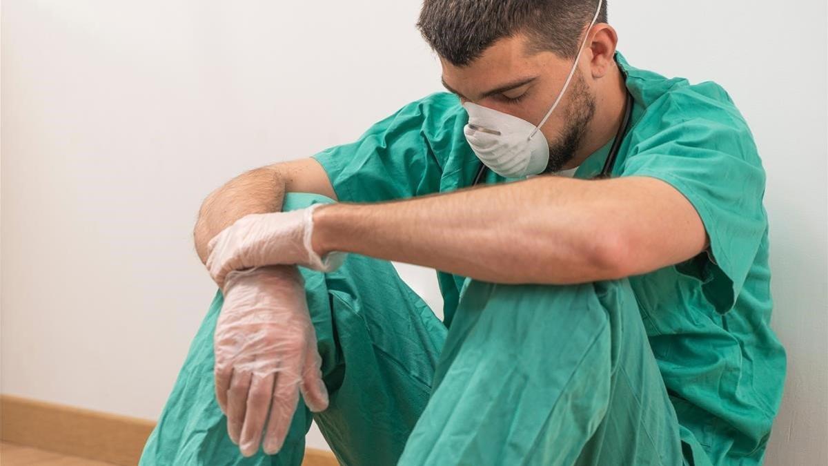 Un profesional sanitario, abatido.