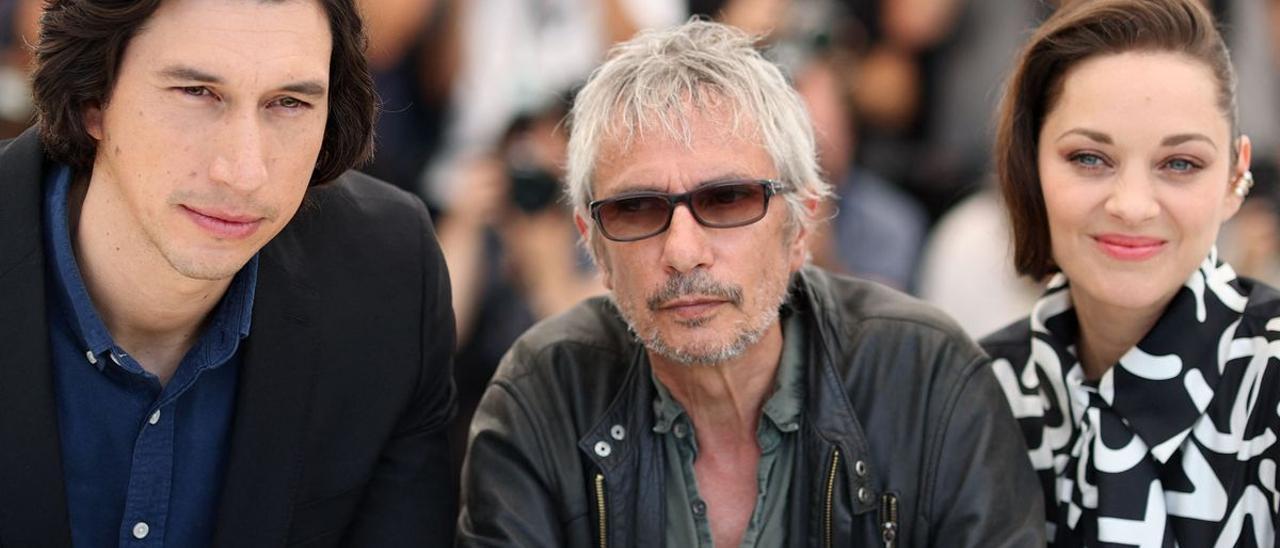 Adam Driver, Leos Carax y Marion Cotillard, tras la presentación de ’Annette’ en Cannes.